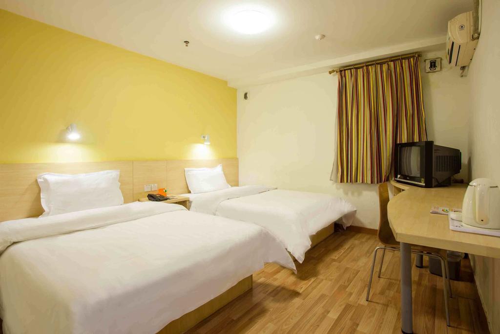 7Days Inn Guangzhou Xinshi Room photo